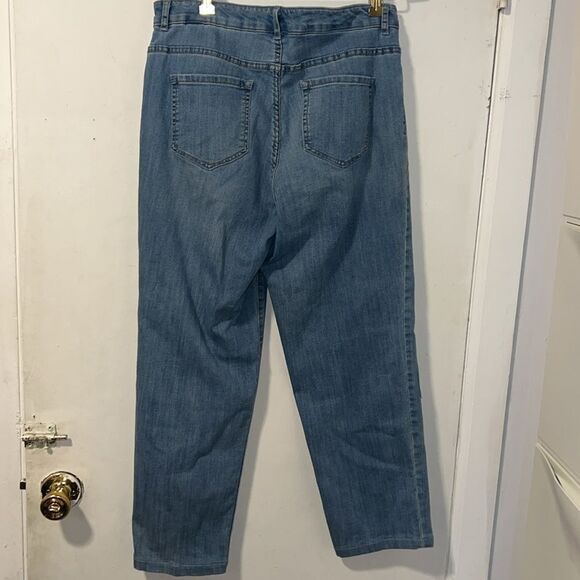 LOGO by LORI GOLDSTEIN Patchwork Boyfriend Cropped Jeans-8 - Picture 5 of 11